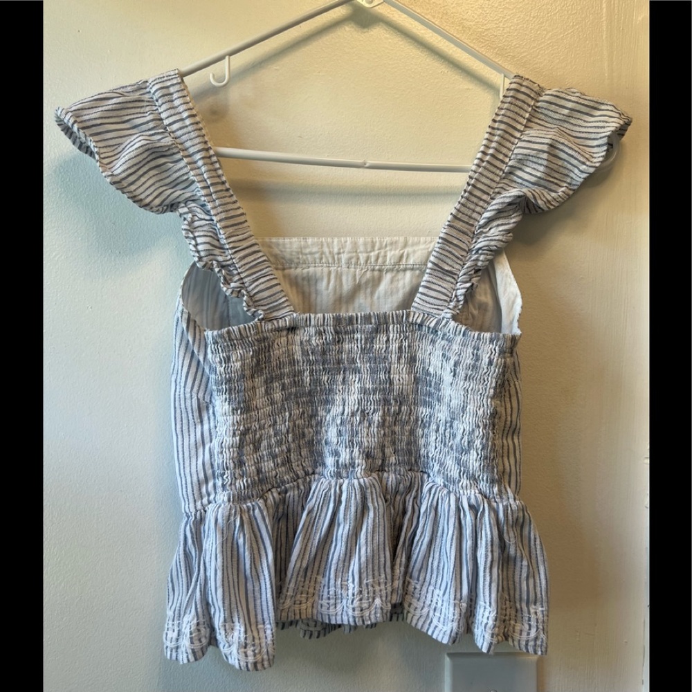 Cute top. Only worn once!